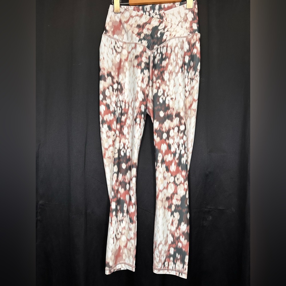 Arie crossover yoga pants